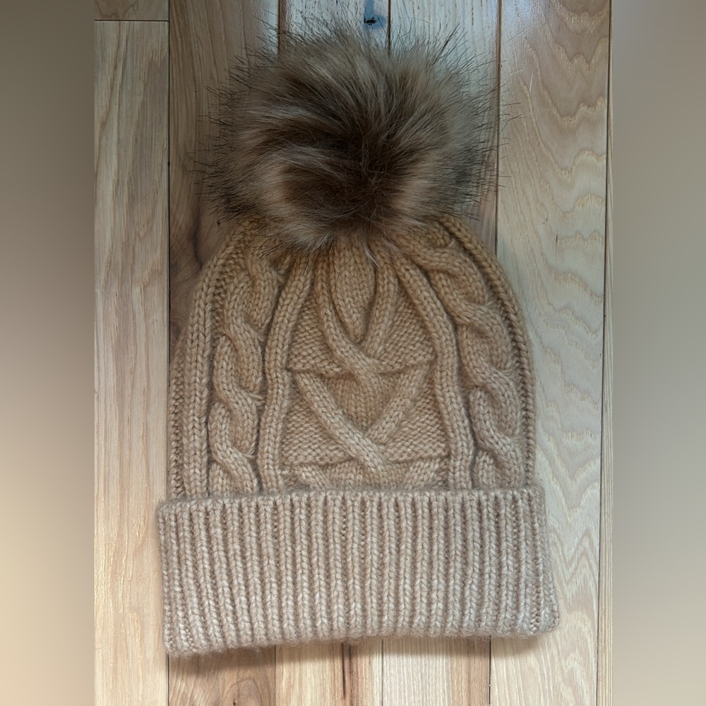 Winter pom hat